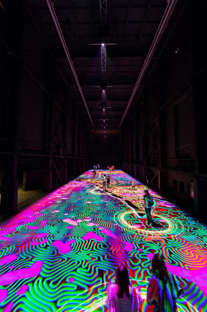 Foto dalla mostra Aura: the immersive light experience