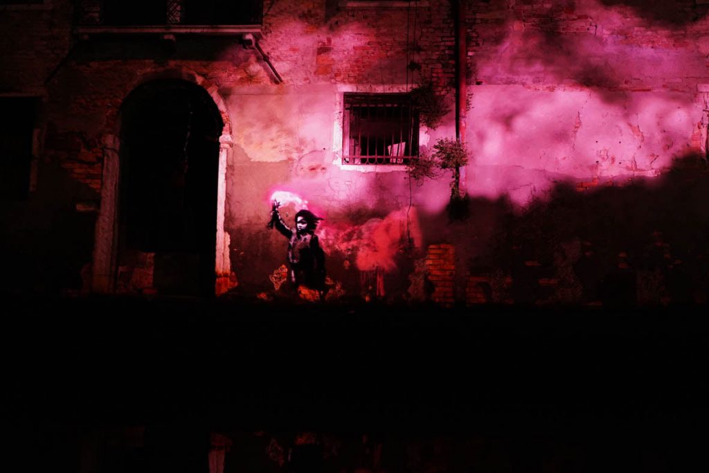Ghost over Banksy- Migrant Child, Banksy, Venezia, la prima esperienza di Digital Street Art