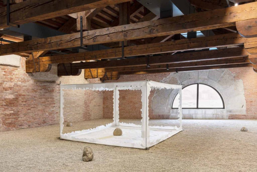 Lee Ufan, Tea in the Field, 2023, Pinault Collection a Punta della Dogana, Venezia