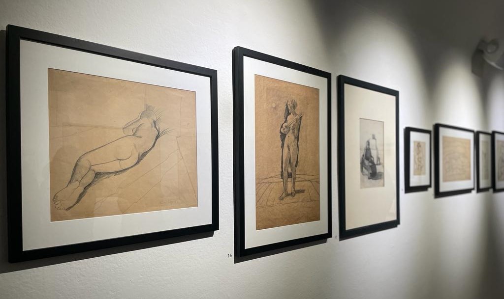 Quinta sala dell'esposizione. Disegni di Felice Casorati rappresentanti nudi femminili. Museo Archeologico Regionale di Aosta