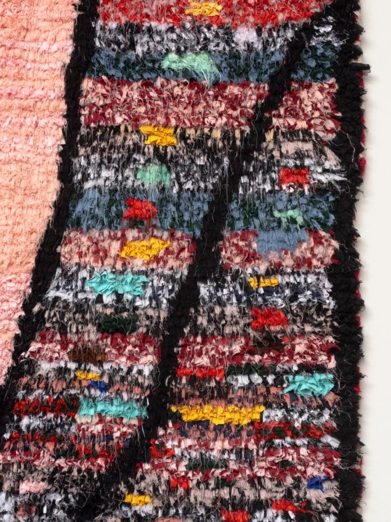 Mrs. Sucata, 2023, cotone, lana e vestiti riciclati, 221 x 165 cm,  @Cosimo Filippini