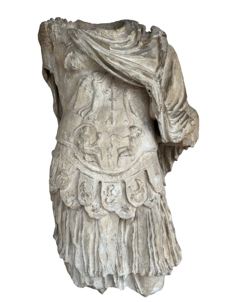 Statua di imperatore loricato